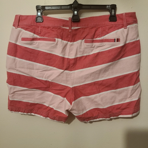 2 pair tommy hilfiger womens shorts size 16 - Picture 2 of 7